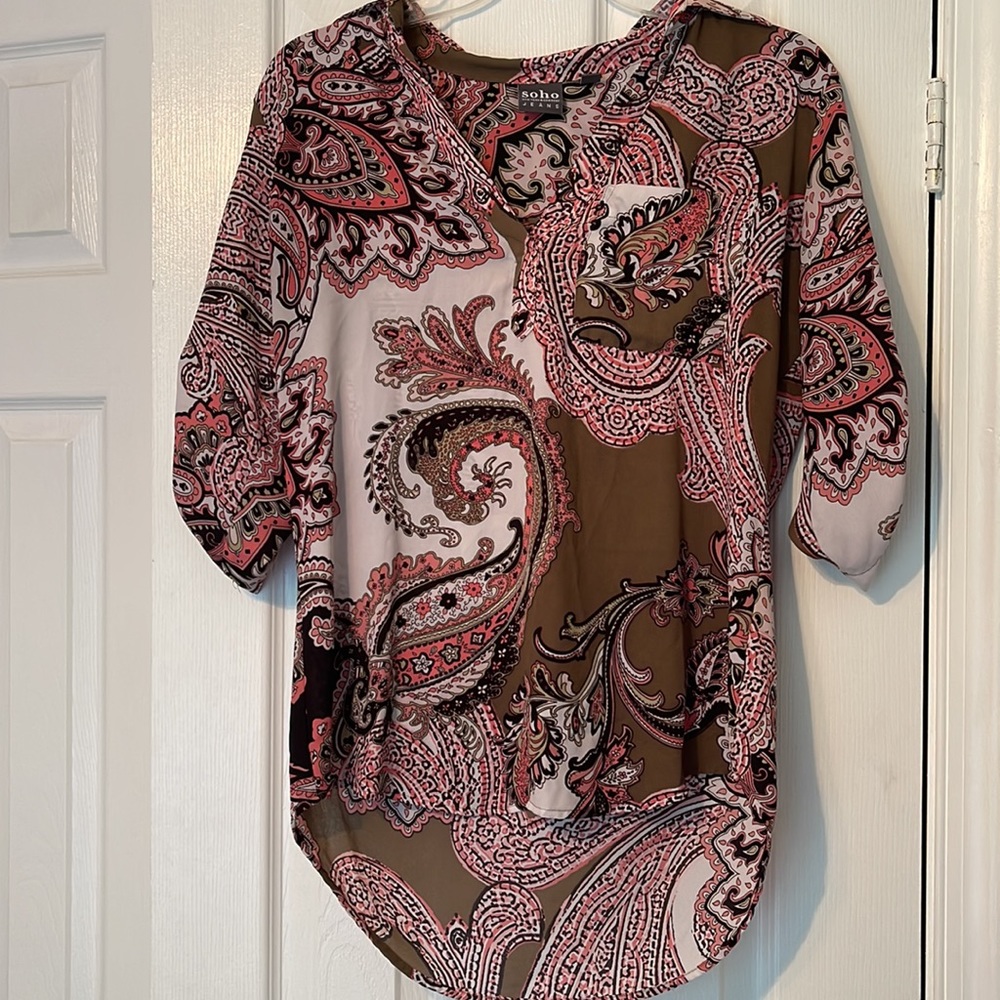 💜 New York & Company Paisley Top